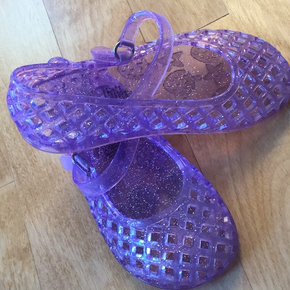 Old Navy Other - Light purple jelly shoes size 8